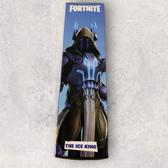 New 2019 Fortnite 7inch Articulated The Ice King Figure w/Stand & Accessories - Picture 4 of 6